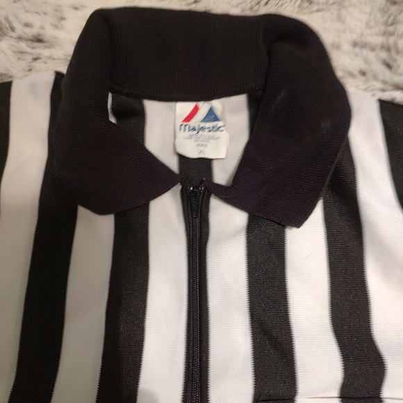 Majestic Black and White Striped Men's Jersey - Picture 2 of 3